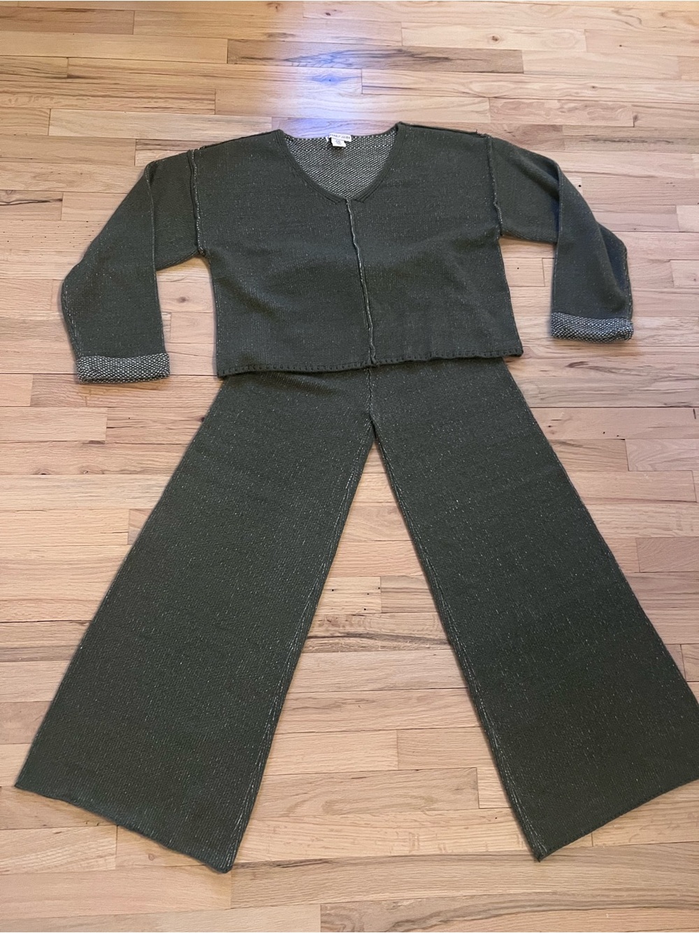 NWOT Women's Olive Green Two-Piece Lounge Set